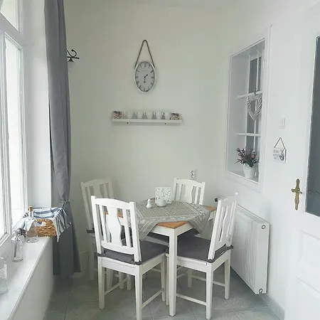 Zsigmond Vendeghaz 아파트 빌라니