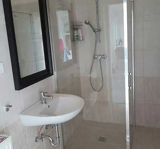 Zsigmond Vendeghaz *